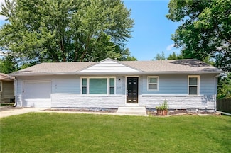 1405 Country Club Dr, Pleasant Hill, MO 64080