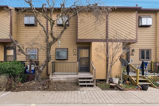 2405 S Capri Ln, Wichita, KS 67210