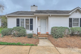 5913 Crape Myrtle Ln, Charlotte, NC 28216