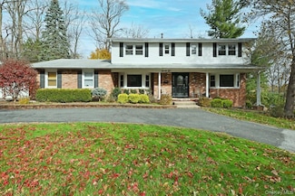 25 Flint Dr, Spring Valley, NY 10977