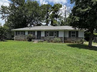 1018 Lawndale Dr, Murfreesboro, TN 37129