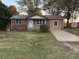 501 Rainbow Place, Green Forest, AR 72638