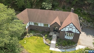 5 Brookvale Terrace, Kinnelon, NJ 07405