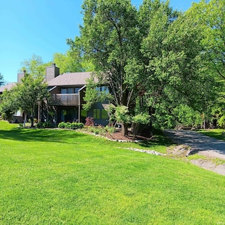 9347 S Lake Ridge Dr, Bloomington, IN 47401