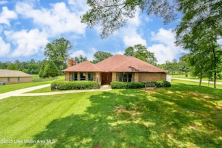 1587 Briarwood Dr, Alexander City, AL 35010