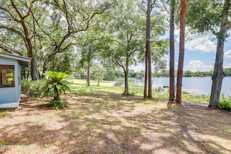 104 Carter Whittaker Ln, Pomona Park, FL 32181