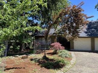 3807 Wilshire Ln, Eugene, OR 97405