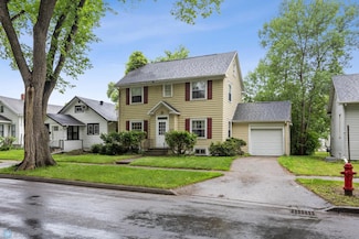 1330 12th St N, Fargo, ND 58102