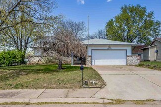 1501 N Rockwood Blvd, Mulvane, KS 67110