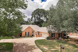 7382 Lake Meadow Dr, Denham Springs, LA 70706