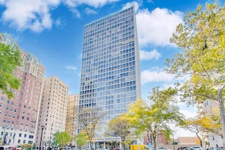 2400 N Lakeview Ave Unit 310, Chicago, IL 60614