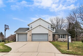 831 Peregrine Cir, Oregon, WI 53575