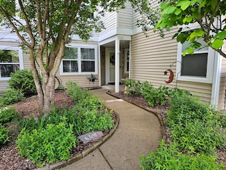 1241 Meadow Ln, Chelsea, MI 48118