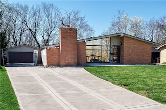 6 Mario Dr, Dayton, OH 45426