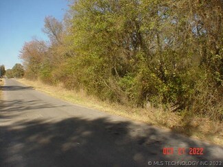 13691 S 433 Rd, Chouteau, OK 74337