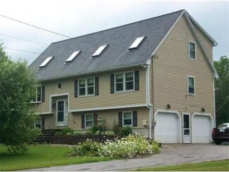 53 Highland St, Newton, NH 03858