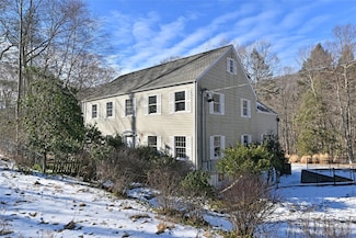 996 Haverstraw Rd, Suffern, NY 10901