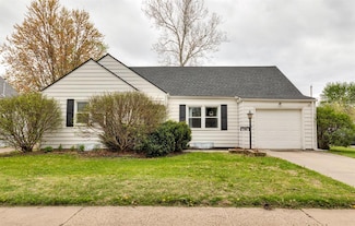2701 E Walnut St, Des Moines, IA 50317