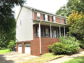 925 George Place Dr, Kernersville, NC 27284