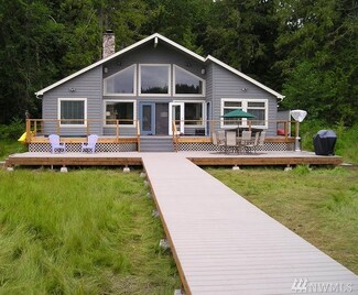 802 E North Bay Rd, Allyn, WA 98524