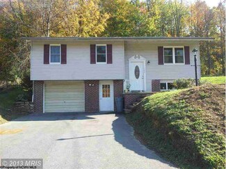 104 King Dr, Kingwood, WV 26537