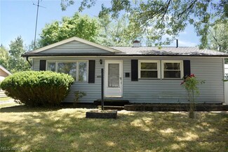 2329 Willow Dr SW, Warren, OH 44485