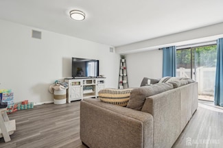 165 Essex Ave Unit 110, Metuchen, NJ 08840