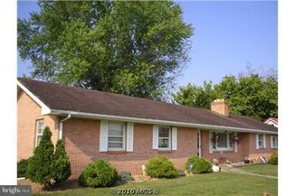 212 Sions St, Moorefield, WV 26836