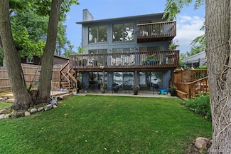 4616 Cass Elizabeth Rd, Waterford, MI 48328