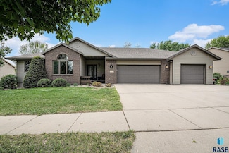 711 Britz Dr, Luverne, MN 56156