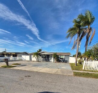 3445 Bedford St, Holiday, FL 34690