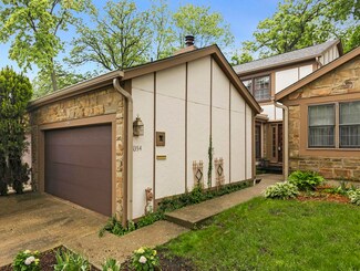 1354 Tall Oaks Ln, Wheaton, IL 60187