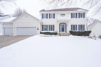 8121 Chambery Blvd, Johnston, IA 50131