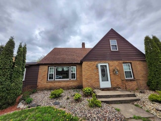 805 S Wacouta Ave, Prairie Du Chien, WI 53821