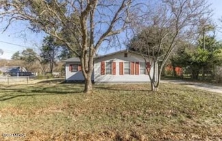 122 Napier Ave, Warner Robins, GA 31093