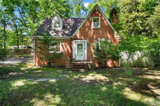8318 Elkhardt Rd, North Chesterfield, VA 23235