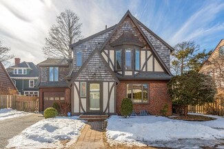 282 Ocean St, Lynn, MA 01902