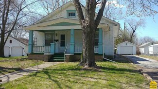 704 S Main St, Windsor, MO 65360