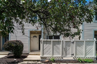 5258 Captains Ct, Columbus, OH 43220