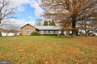 135 Applewood Dr, Dover, DE 19901