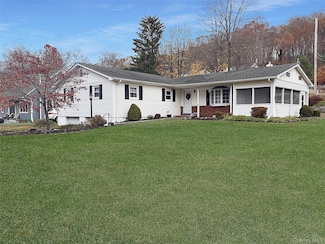 112 Putnam Rd, Garrison, NY 10524