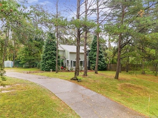 1135 Pinewood Dr, Lanesville, IN 47136