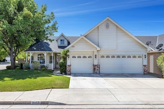 2955 E Christopher Dr, Fresno, CA 93720