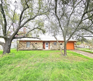 6941 Ireland Dr, Brownwood, TX 76801