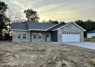 750 Vine Dr, Holts Summit, MO 65043