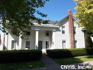 13 North St, Morrisville, NY 13408