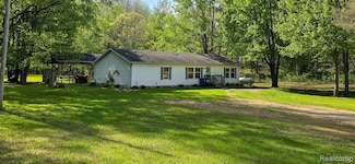 4232 Washburn Rd, Vassar, MI 48768