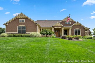 570 Parnell Ave NE, Lowell, MI 49331