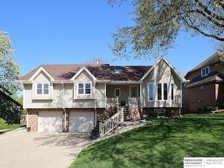 15712 Jackson Dr, Omaha, NE 68118