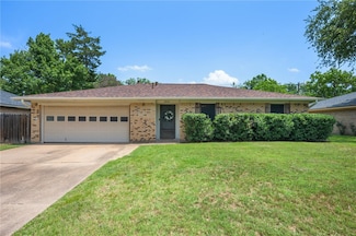 3204 Bonham Dr, Bryan, TX 77803